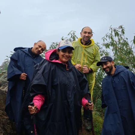 14-Day Kolkata and Darjeeling Trek Tour with Sandakphu Ridge