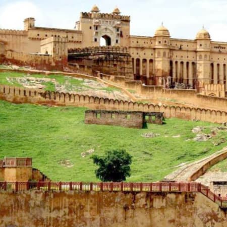 2-Day Jaipur Tour from Delhi with Amber Fort and Local Bazaars