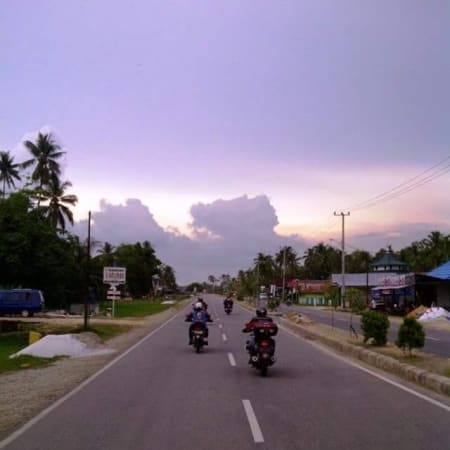 3-Day North Sumatra Motorbike Adventure from Medan via Lake Toba