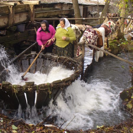 5-Day Bucovina and Maramureș Tour with UNESCO Sites and Local Life