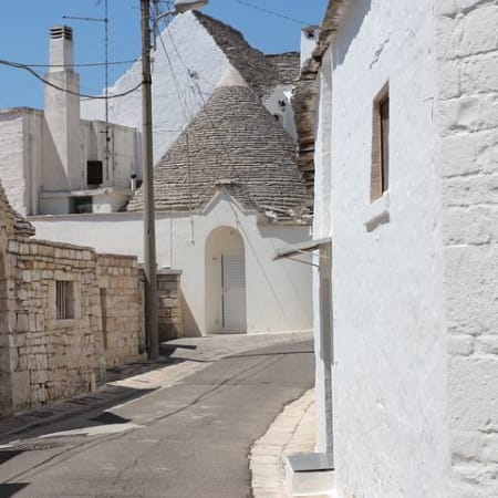 2-Hour Private Alberobello Walking Tour with Trulli and Rosolio