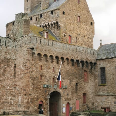 3-Hour Private Saint-Malo Walking Tour with Corsair Heritage