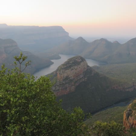 12-Day South Africa, Victoria Falls and Chobe Tour with Cape Winelands