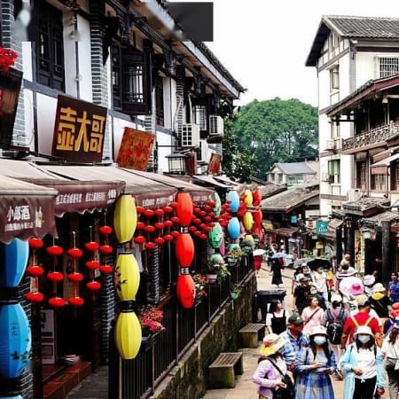 2-Day Chongqing Walking Tour with Liziba and Two Rivers Views