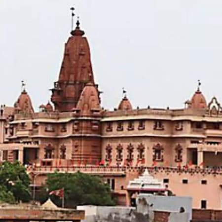 1-Day Mathura and Vrindavan Temple Tour from Delhi by Car