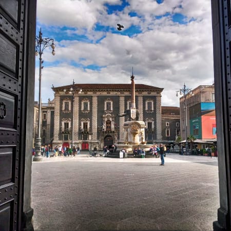 4-Hour Catania Food Tour with Lava Cave and Fish Market