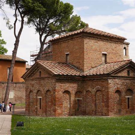 3-Hour Private Ravenna Walking Tour with UNESCO Mosaics and Dante