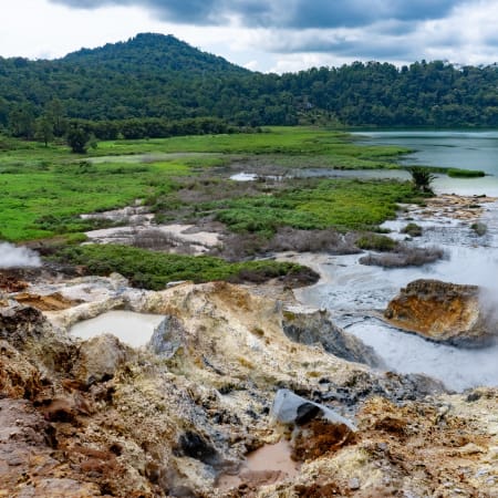 1-Day Minahasa Highland Tour from Manado with Mahawu and Linow Lake