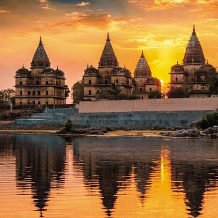3-Day Pilgrimage Tour to Orchha and Khajuraho from Delhi