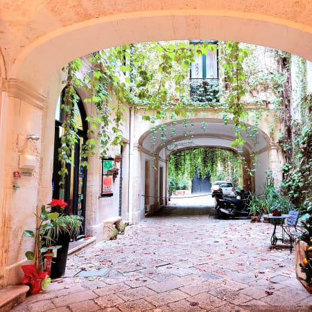 2-Hour Walking Tour of Lecce with Baroque Landmarks and Artisan Craft