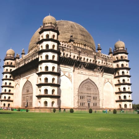 3-Day Bijapur Sightseeing Tour from Hyderabad via Gulbarga