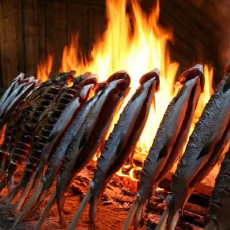 4-Hour Snowmobile and Ice Fishing Tour in Rovaniemi with BBQ
