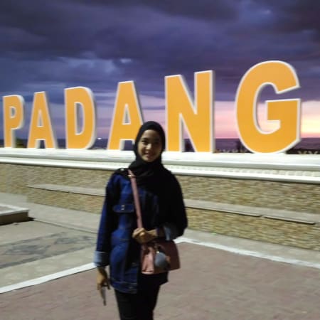 4-Day Padang and Bukittinggi Tour with Lake Maninjau and Batusangkar