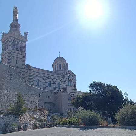 8-Hour Cote de Provence Wine Tour from Aix-en-Provence