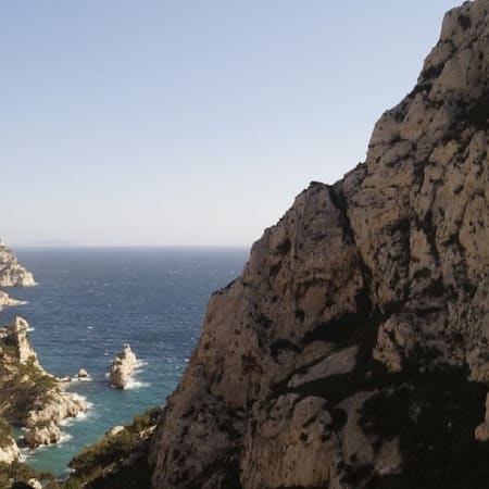 8-Hour Cassis Wine Tour from Marseille with Cliffs and Sea Views