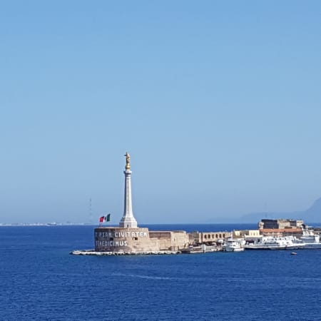 2-Hour Walking Tour of Messina with Cathedral Clock and Sicilian Snacks