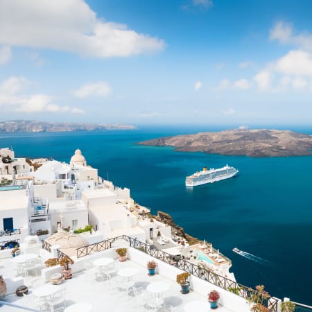 7-Hour Santorini Volcano Cruise with Thirasia Island and Manolas