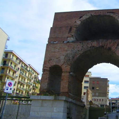 2-Hour Benevento Walking Tour with Roman Monuments and Santa Sofia
