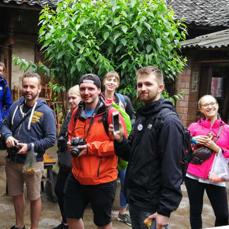 8-Hour Chengdu and Leshan Tour with Giant Buddha and Tea Experience
