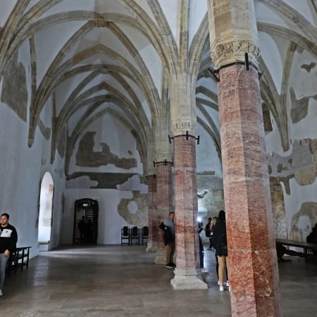 11-Hour Corvin Castle Tour from Oradea with Gothic Architecture