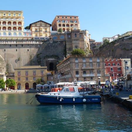 8-Hour Capri Boat Tour from Sorrento with Blue Grotto and Faraglioni