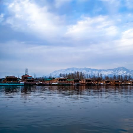 3-Day Kashmir Tour of Srinagar, Gulmarg and Pahalgam with Sufi Evening