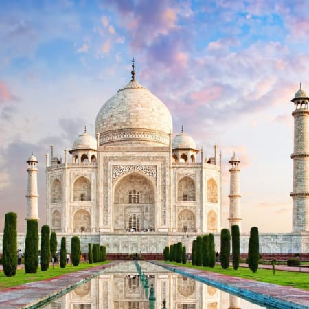 3-Hour Taj Mahal Guided Tour in Agra with Express Entry