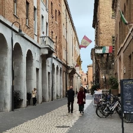 1-Hour Sunset Walking Tour in Ravenna with Aperitif