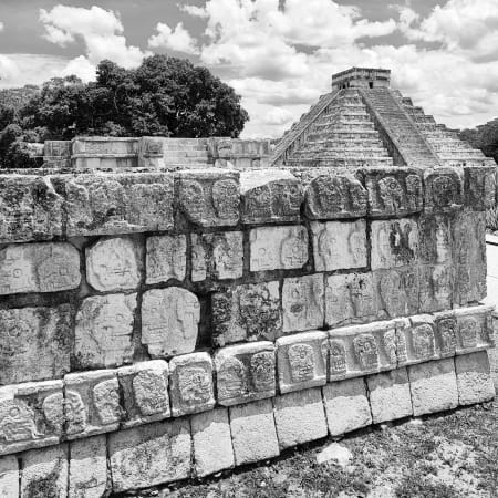 9-Hour Private Chichén Itzá Tour with Cenote Oxman and Valladolid