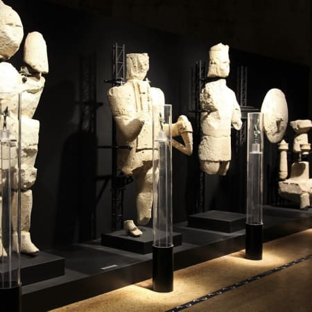 3-Hour Cagliari Archaeology Tour with Tuvixeddu and Monti Prama