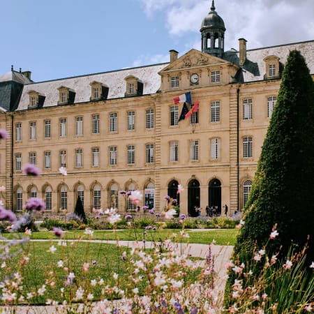1-Hour Caen Private Walking Tour with a Local