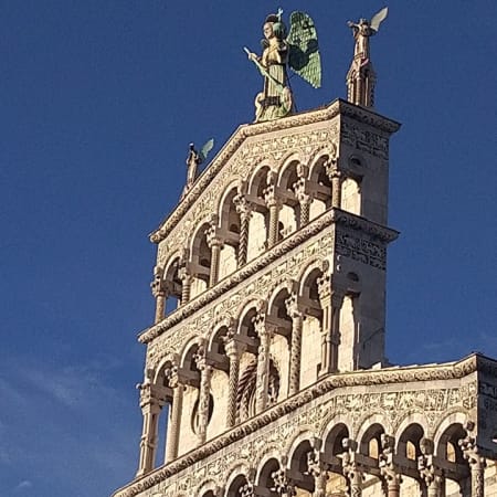 2-Hour Walking Tour of Lucca with Renaissance Walls and Guinigi Tower