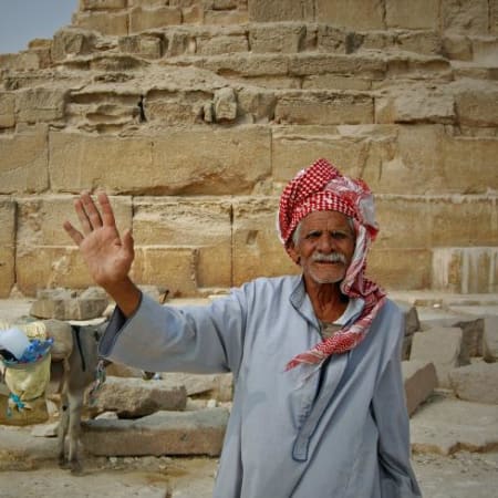 1-Day Cairo and Giza Sightseeing Tour with Pyramids and Museum