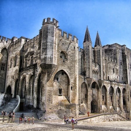 8-Hour Avignon and Aix-en-Provence Tour with Gothic Landmarks