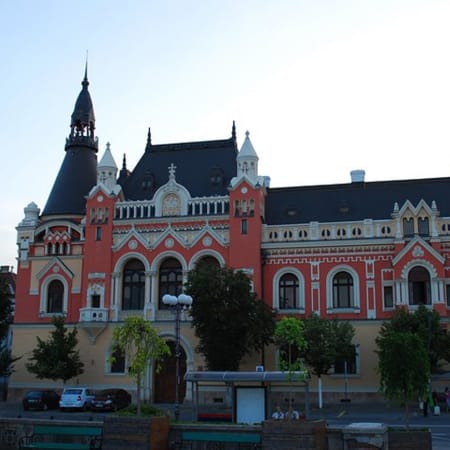 4-Hour Oradea Fortress and Palace Tour with Historic Landmarks