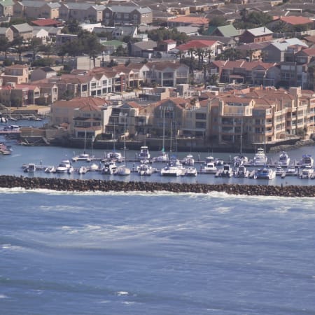 1-Day Cape Town and Hermanus Tour with Whale Watching and Wine