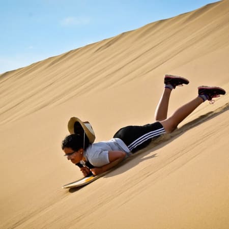 1 Día Tour a Islas Ballestas y Huacachina desde Lima con buggys