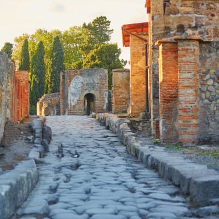 8-Hour Private Pompeii and Mount Vesuvius Tour with Guided Visit