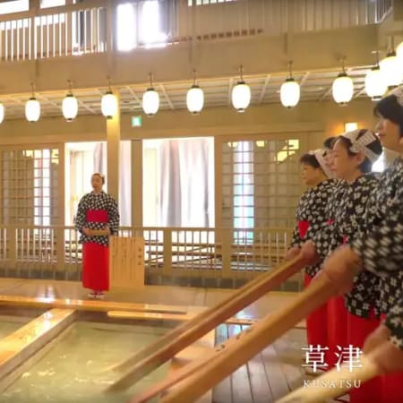 9-Hour Shiga Kogen and Kusatsu Onsen Tour with Yugama Crater
