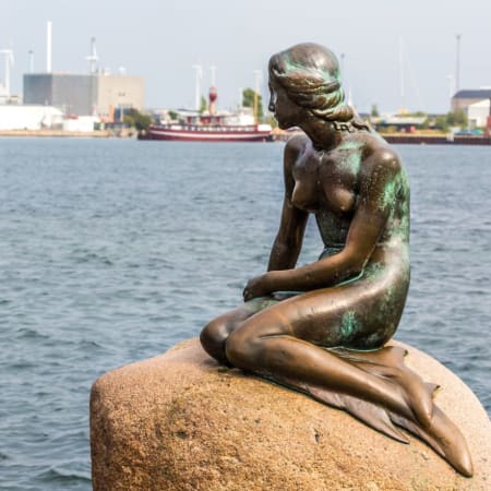 5-Hour Copenhagen Bike Tour with Royal Landmarks and Canals