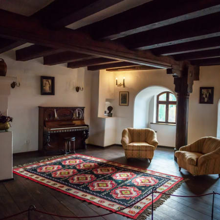 10-Hour Bran Castle and Libearty Bear Sanctuary Tour from Bucharest