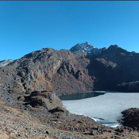 7-Day Gosaikunda Trek in Langtang with Sacred Lakes and Himalayan Views