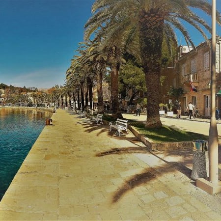 4-Hour Dubrovnik and Cavtat Shore Excursion in a Vintage French Car