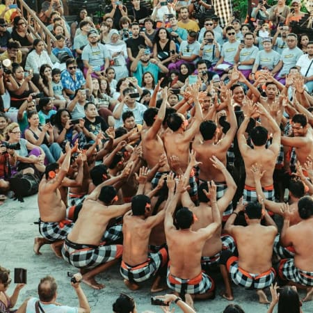 8-Hour Uluwatu Tour in Bali with Kecak Dance and Jimbaran Dinner