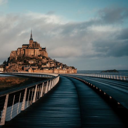 5-Day Normandy Sightseeing Tour with Mont Saint Michel and Giverny
