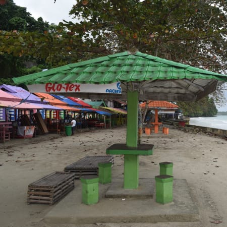 5-Hour East Ambon Beach Tour with Waai Giant Eels and Natsepa Snack