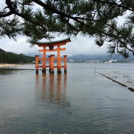 8-Hour Miyajima and Kintai Bridge Tour with Itsukushima Shrine