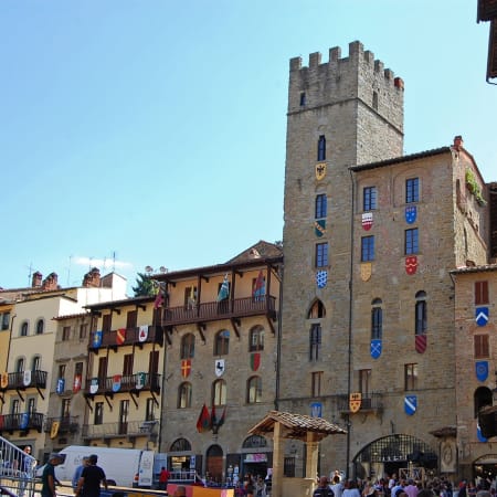 2-Hour Private Walking Tour of Arezzo with Piazza Grande and Cathedral