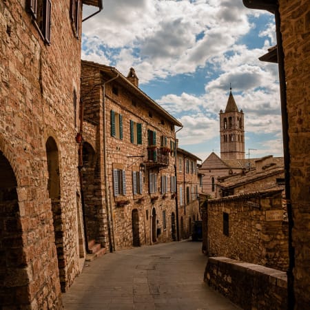 2-Hour Private Assisi Walking Tour with Hidden Gems and Basilica