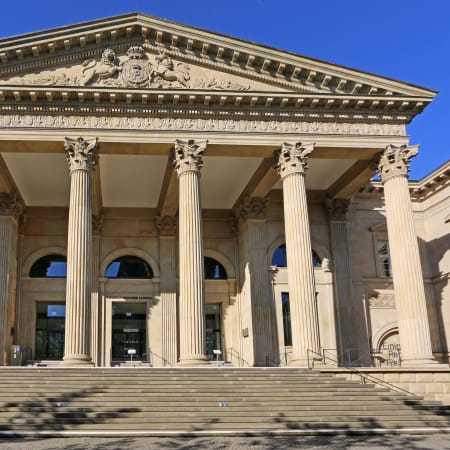2-Hour Hannover Walking Tour with Old Town and New Town Hall